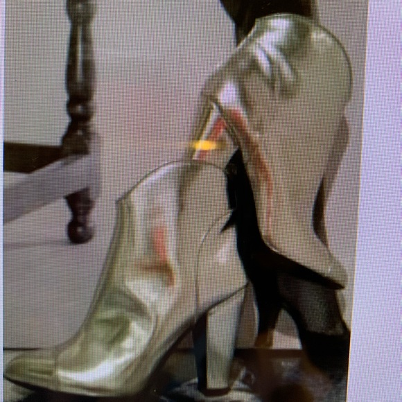 Burberry!! Limited Edition - Picture 3 of 10